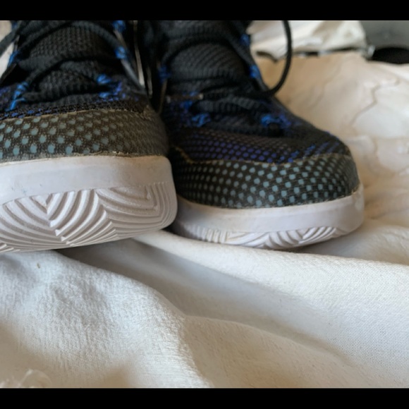 Under Amour Women 10.5 Basketball shoes / sneakers - Picture 8 of 8